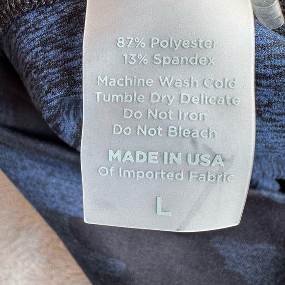 NWOT Bombshell Sportswear Fit Camo Legging Blue Size Large - Picture 11 of 14